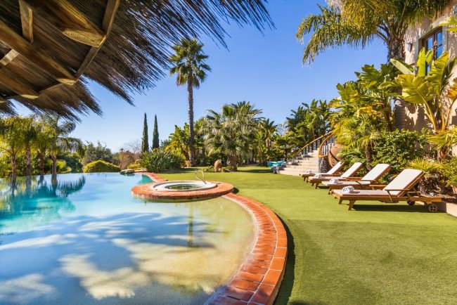 casa-cazan-pool-graden-Algarve